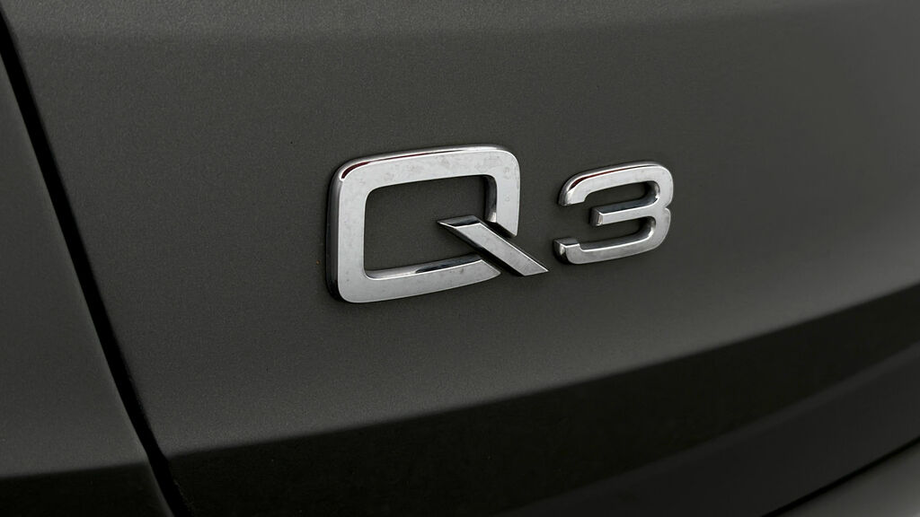 Audi Q3 Audi Q3 Sportback S Line 35 Tfsi 150 Ps S Tronic Black #20