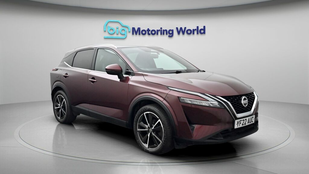 Nissan Qashqai Tekna Red