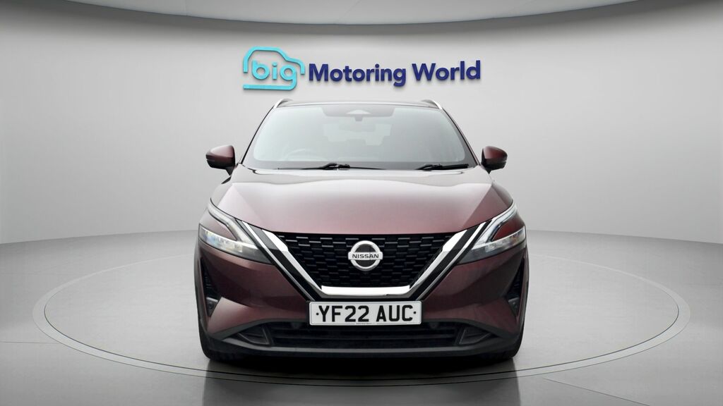 Nissan Qashqai Tekna Red #2