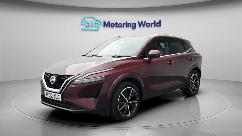 Nissan Qashqai Tekna Red #3