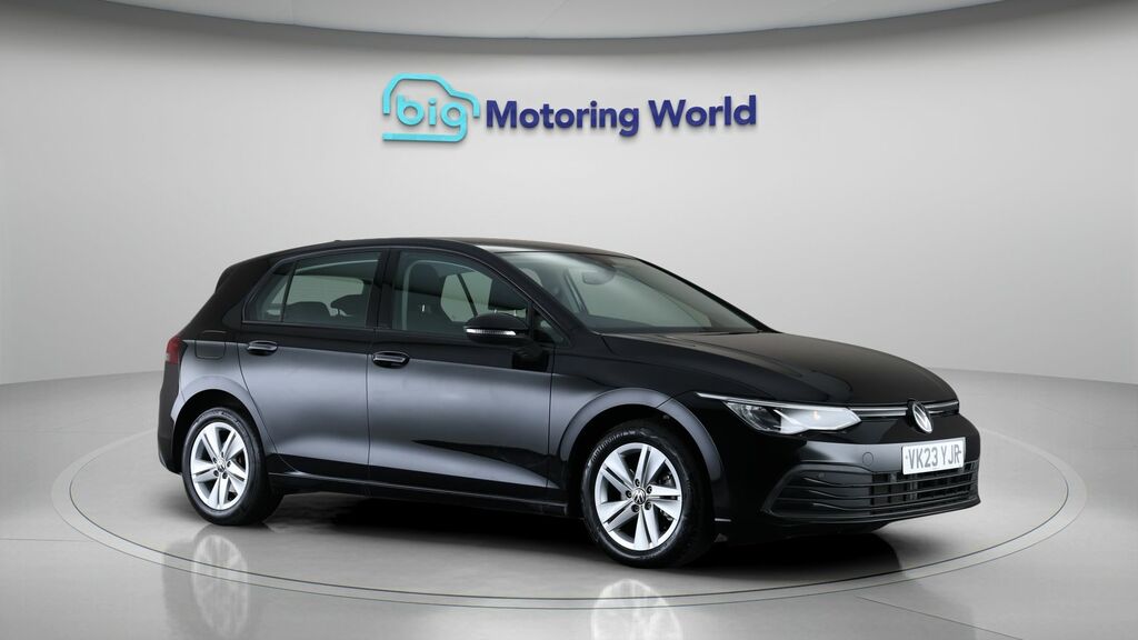 Volkswagen Golf Life Black