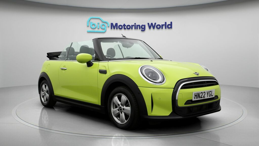 Mini Convertible Cooper Classic Yellow