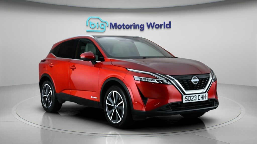 Nissan Qashqai Tekna Red