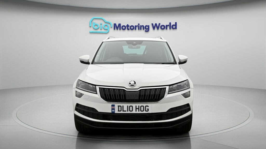 Skoda Karoq Edition White #2