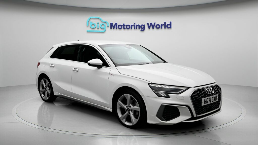 Audi A3 S Line HG71GXO White