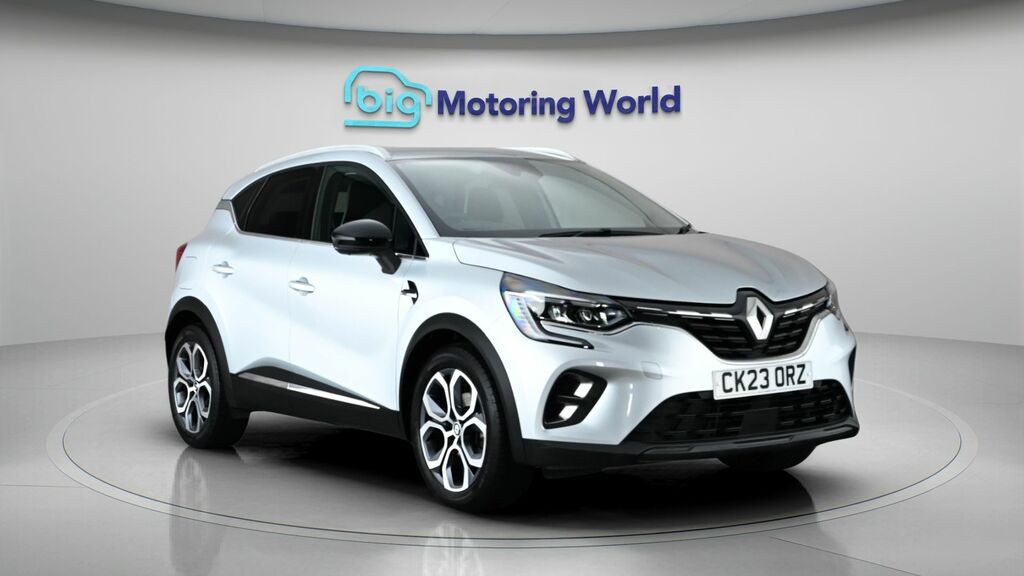 Renault Captur Techno Grey