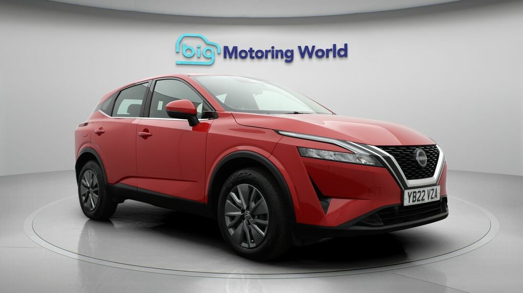 Nissan Qashqai Visia Red