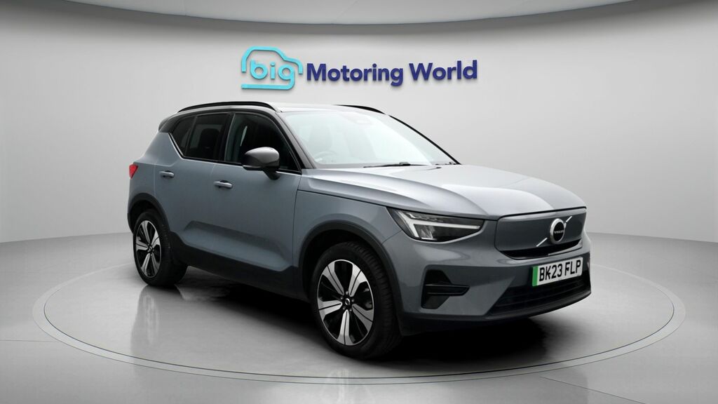 Volvo XC40 Core Grey