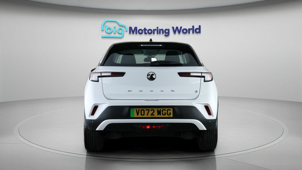 Vauxhall Mokka-e Se Premium White #6