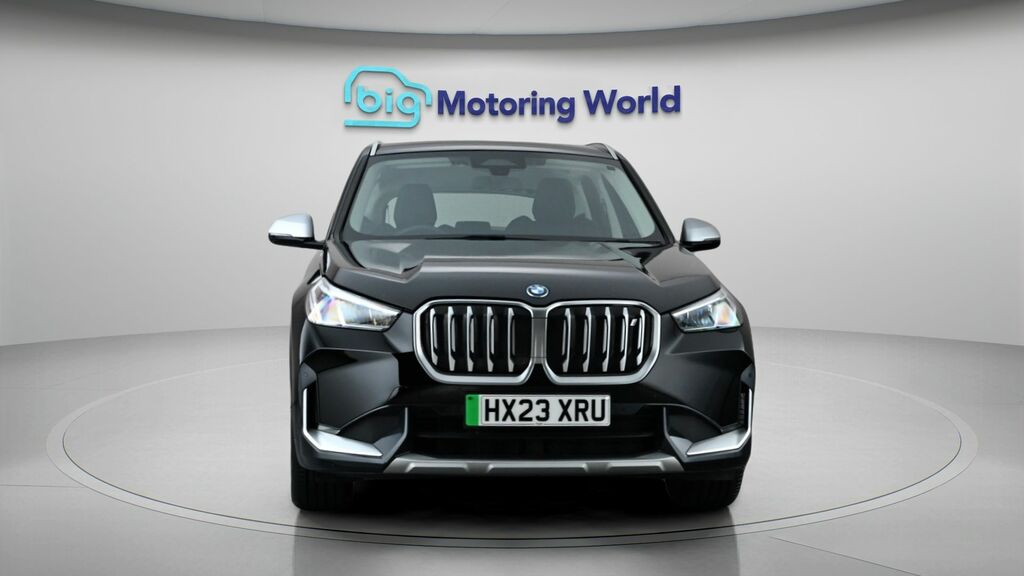 BMW iX1 Xline Black #2