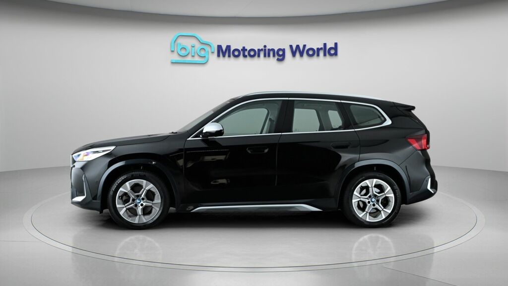 BMW iX1 Xline Black #4
