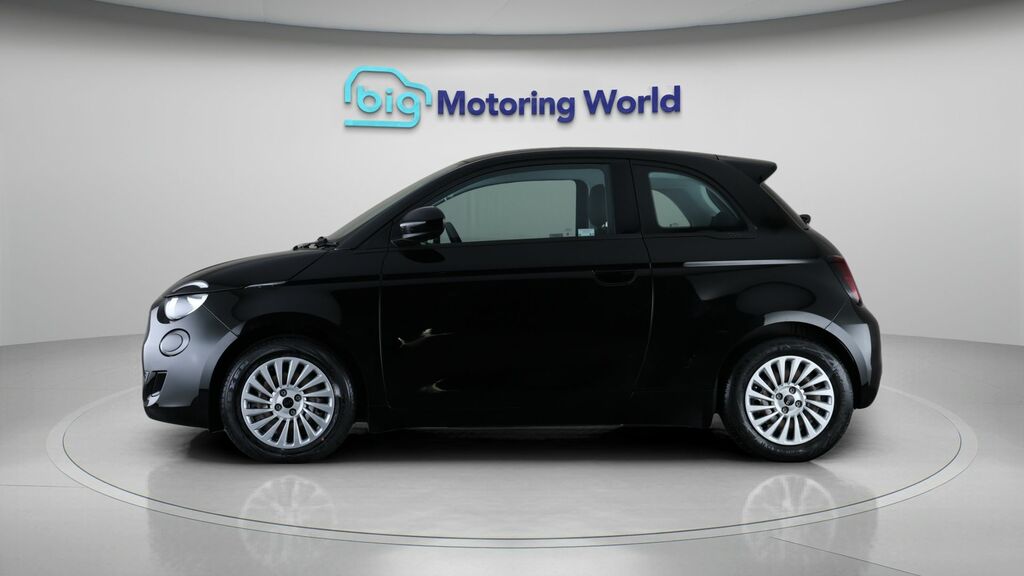 Fiat 500E Action Black #4