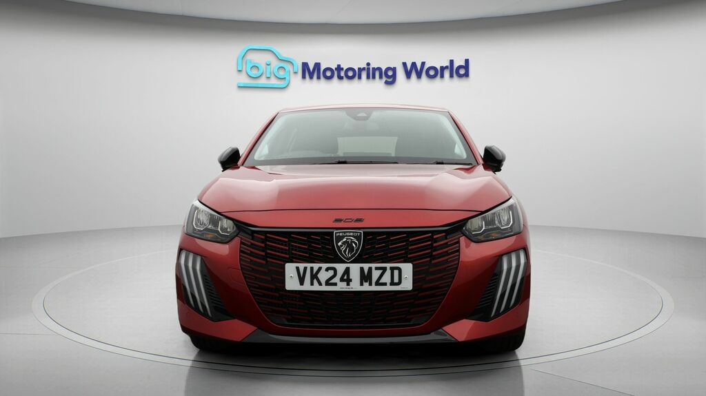 Peugeot 208 Allure Red #2