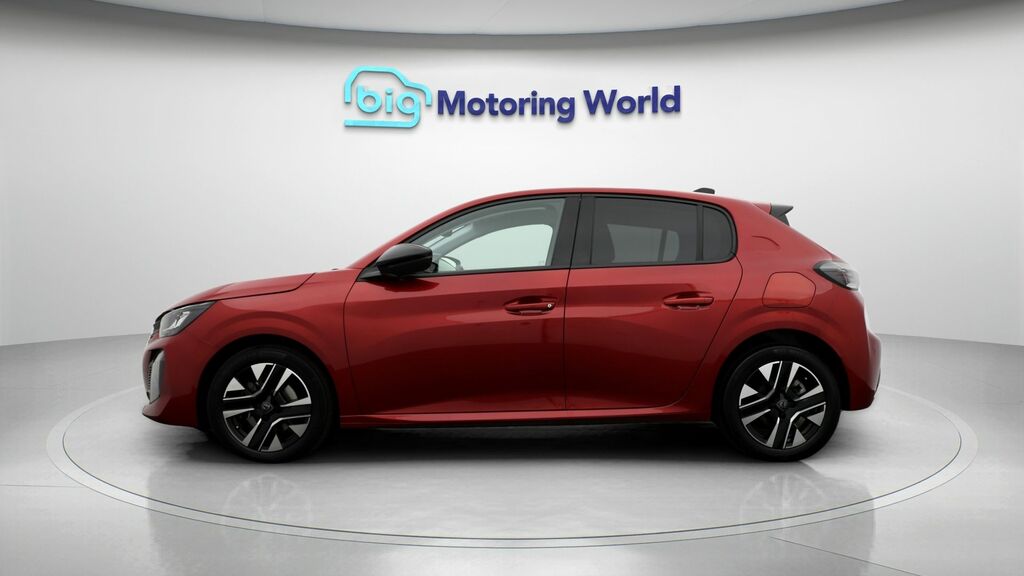 Peugeot 208 Allure Red #4