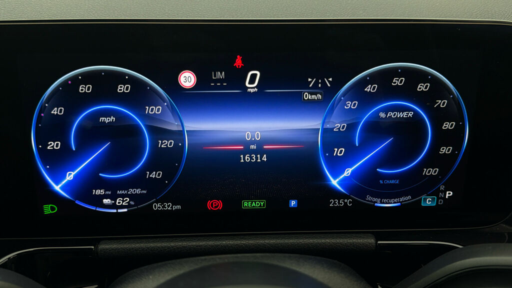 Mercedes-Benz EQA Mercedes 250 Amg Line Exec 140Kw 70.5Kwh Black #24
