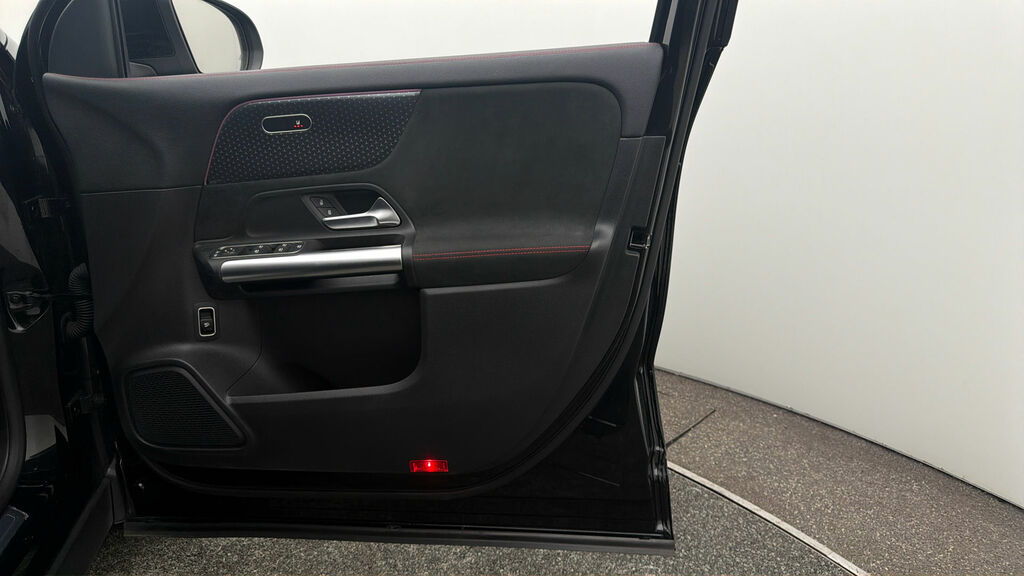 Mercedes-Benz EQA Mercedes 250 Amg Line Exec 140Kw 70.5Kwh Black #14