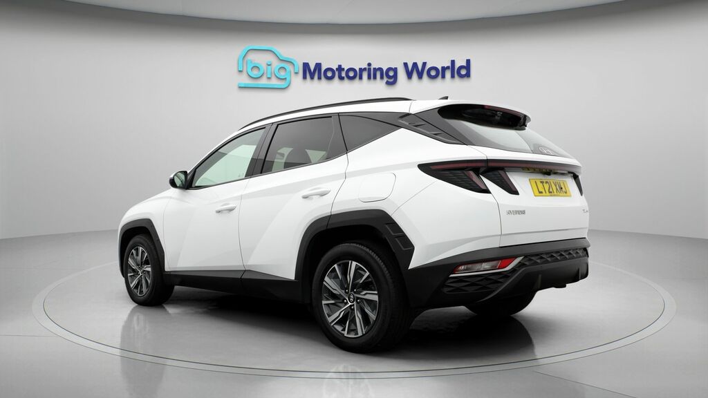 Hyundai Tucson Se Connect LT21XMJ White #5