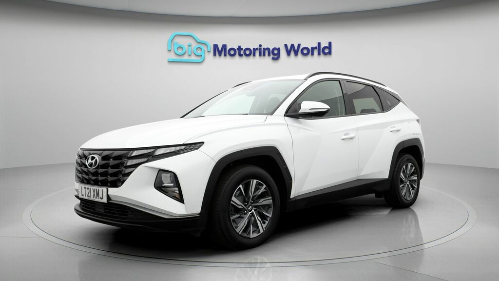 Hyundai Tucson Se Connect LT21XMJ White #3