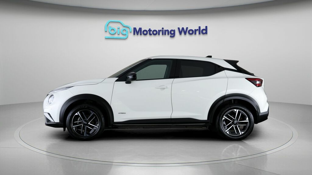 Nissan Juke N-connecta White #4