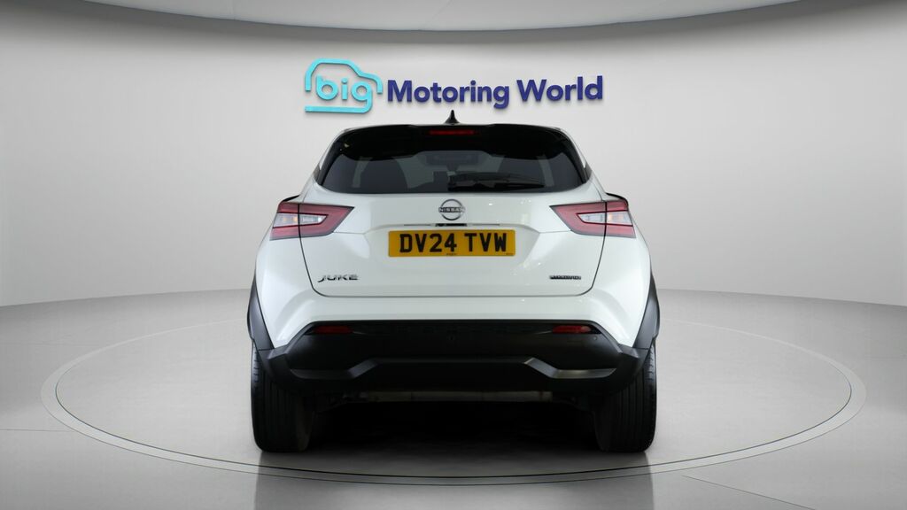 Nissan Juke N-connecta White #6