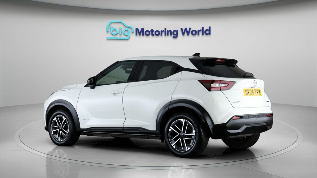 Nissan Juke N-connecta White #5
