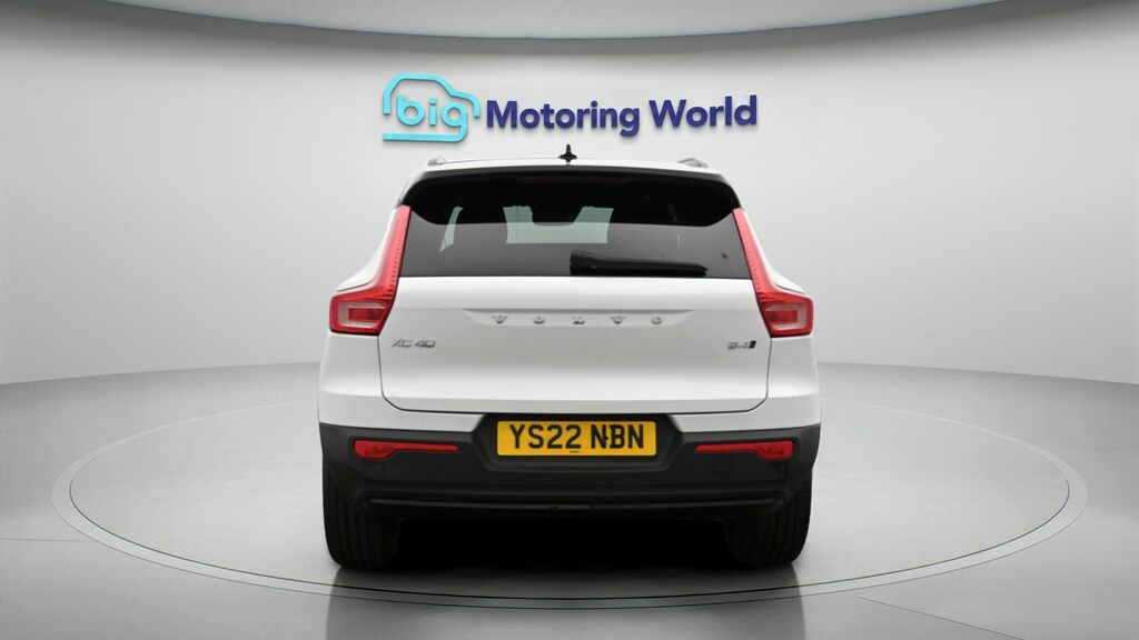 Volvo XC40 R-design Pro White #6