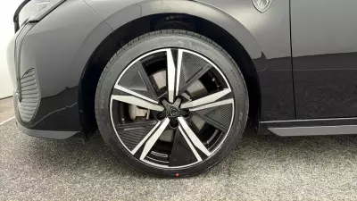 Peugeot 308 1.6 12.4Kwh Allure Premium Hatchback Pl #17