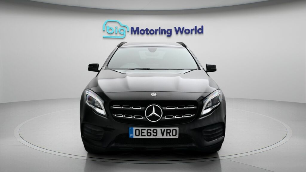 Mercedes-Benz GLA Class Amg Line Edition Black #2