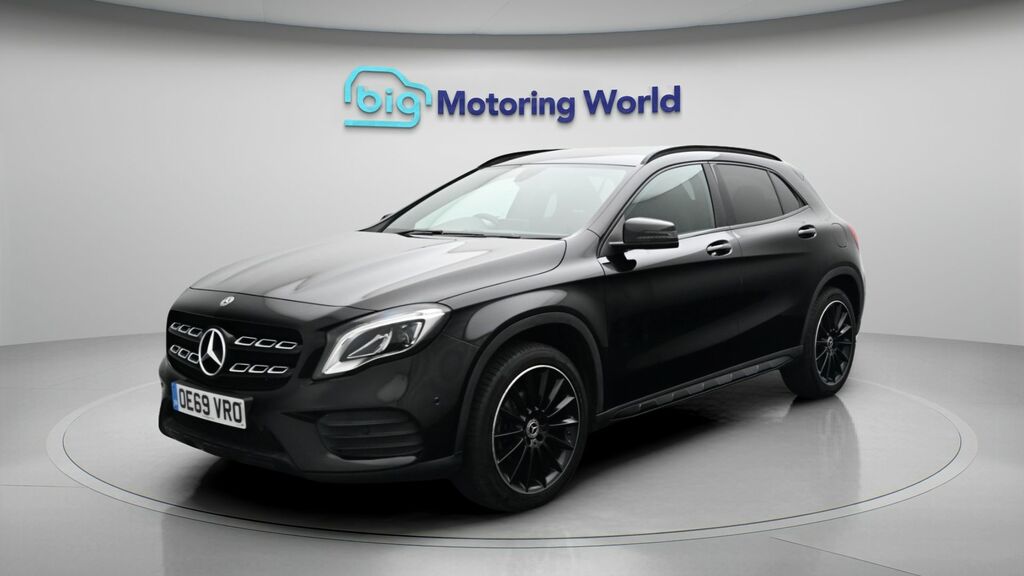 Mercedes-Benz GLA Class Amg Line Edition Black #3
