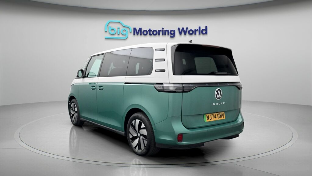 Volkswagen ID.Buzz Life White #5