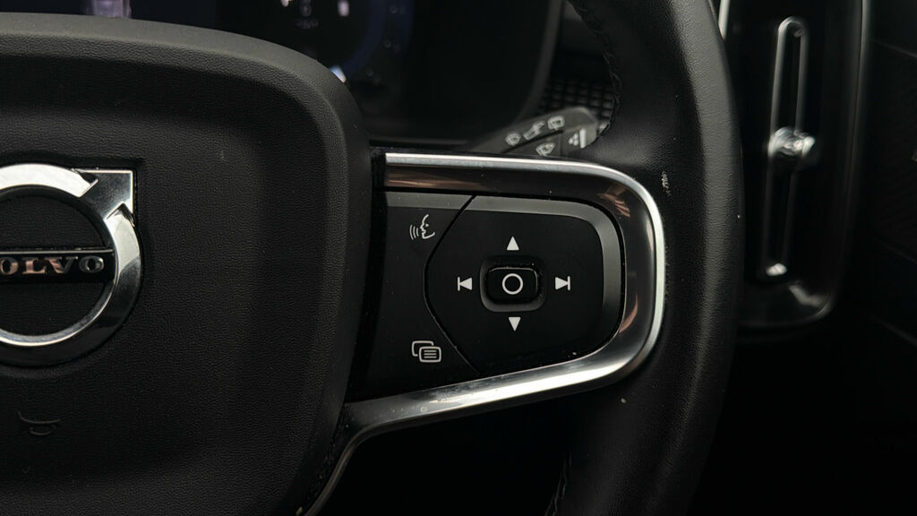 Volvo XC40 Black Edition Ultra, B4 Mild Hybrid, Grey #23