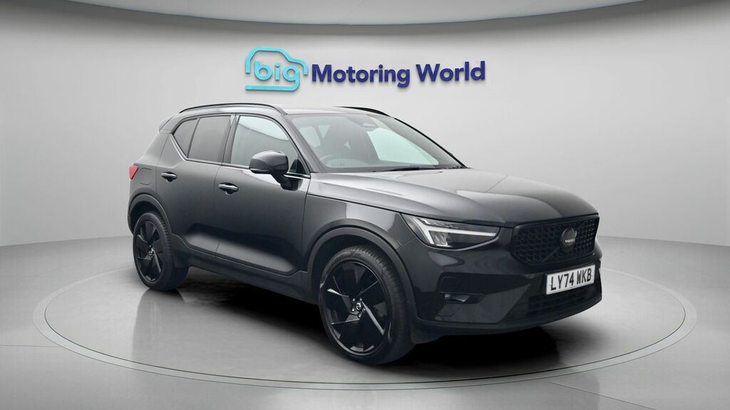 Volvo XC40 Plus Black Edition Black