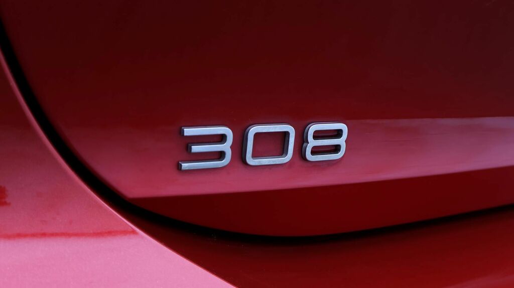 Peugeot 308 1.2 Puretech 130 Allure Premium Eat8 Green #24