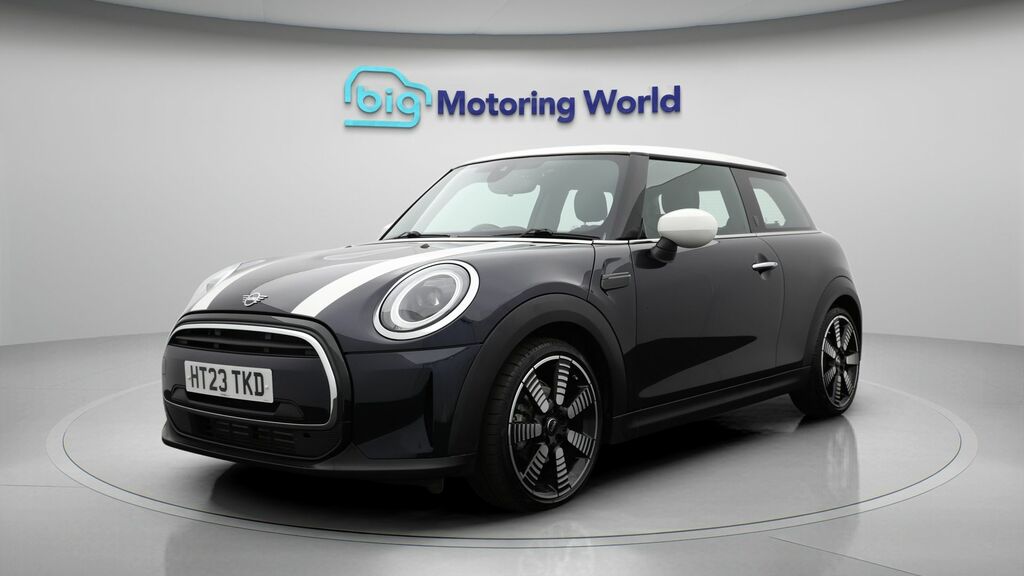 Mini Hatch Cooper Exclusive HT23TKD Black #3