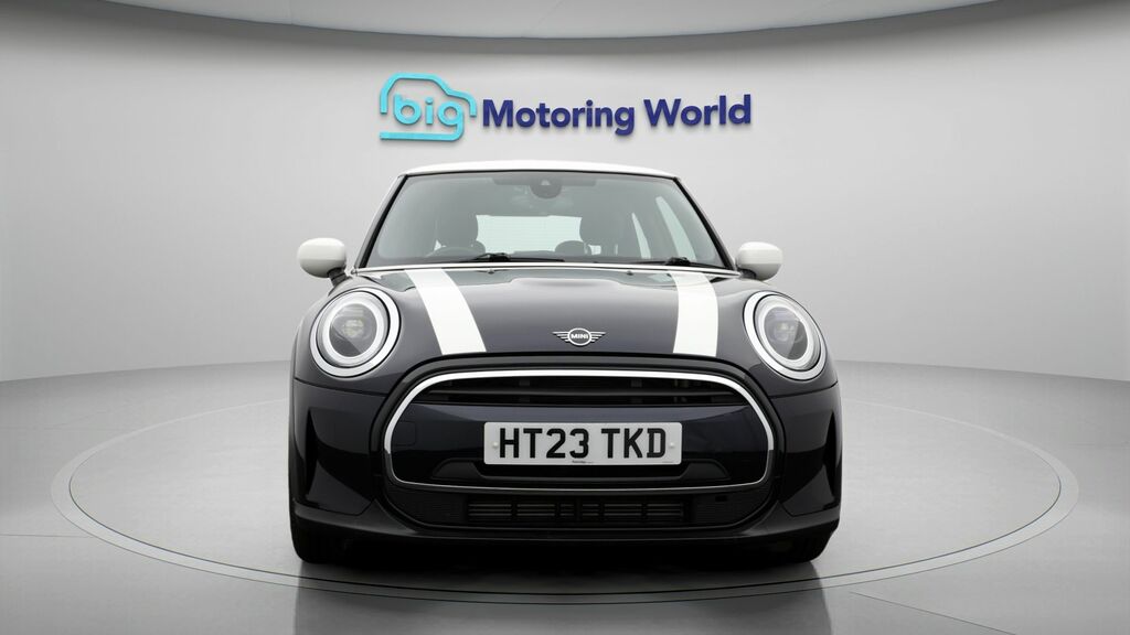 Mini Hatch Cooper Exclusive HT23TKD Black #2