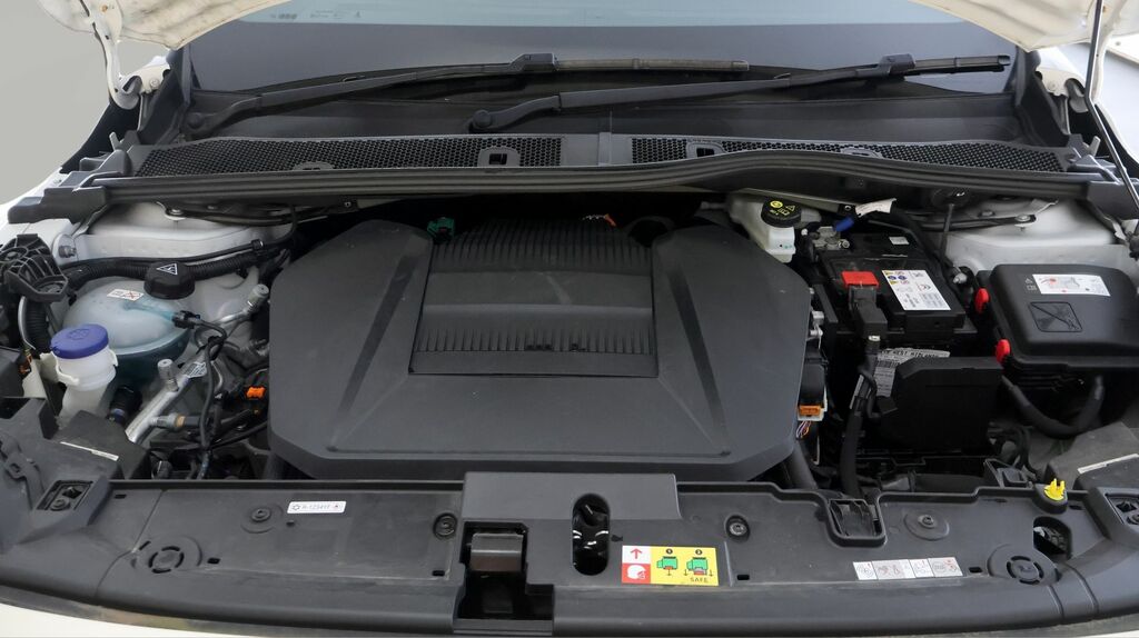 Peugeot e-208 50Kwh Gt Hatchback 7Kw Charger Yellow #19