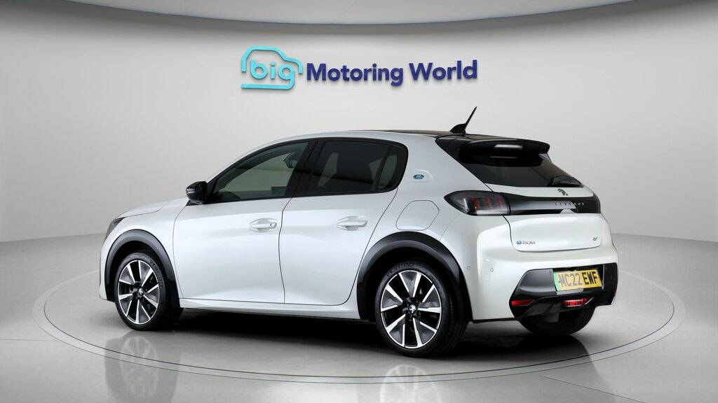 Peugeot e-208 Gt Premium White #5