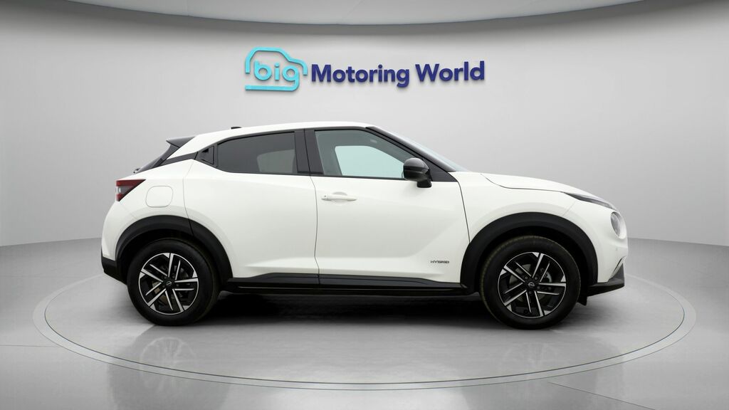 Nissan Juke Nissan Hatchback 1.6 Hybrid N-connecta Black #8