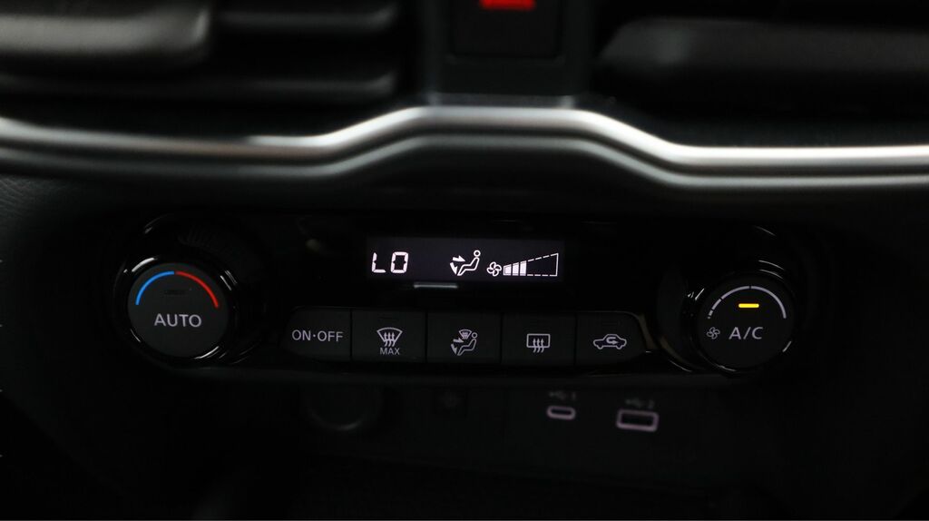 Nissan Juke Nissan Hatchback 1.6 Hybrid N-connecta Black #12