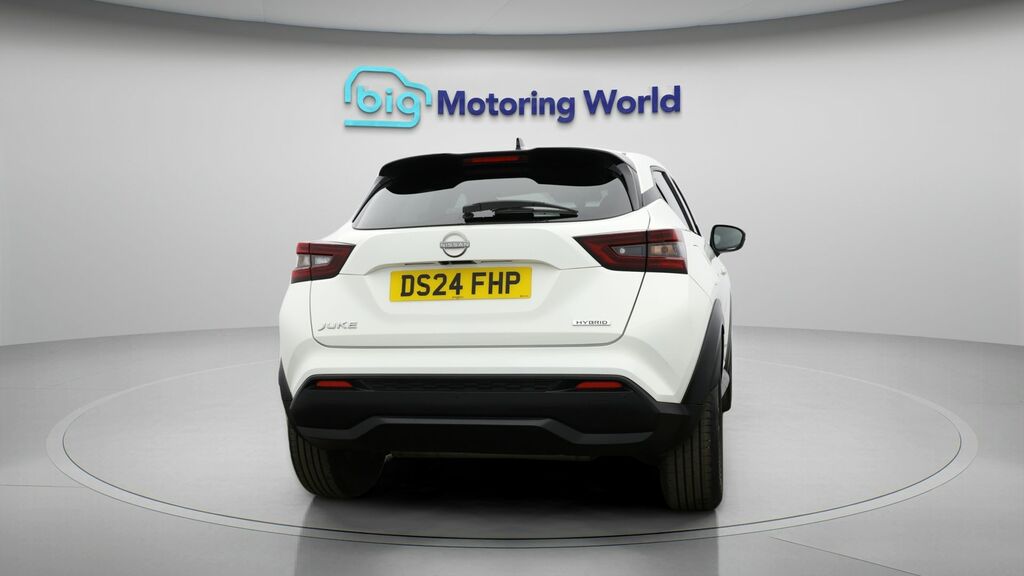 Nissan Juke N-connecta White #6