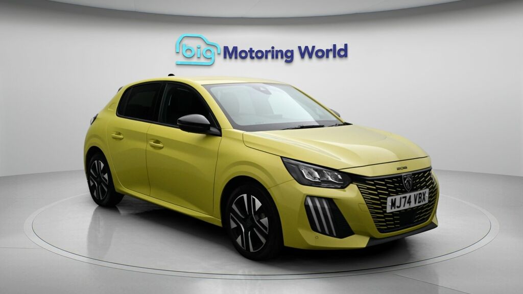 Peugeot 208 Allure Yellow