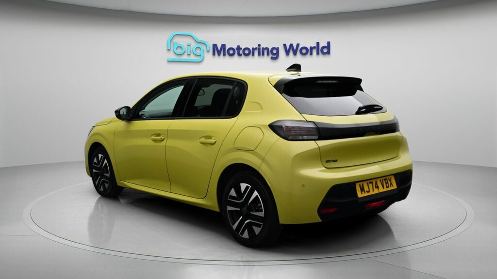 Peugeot 208 Allure Yellow #5