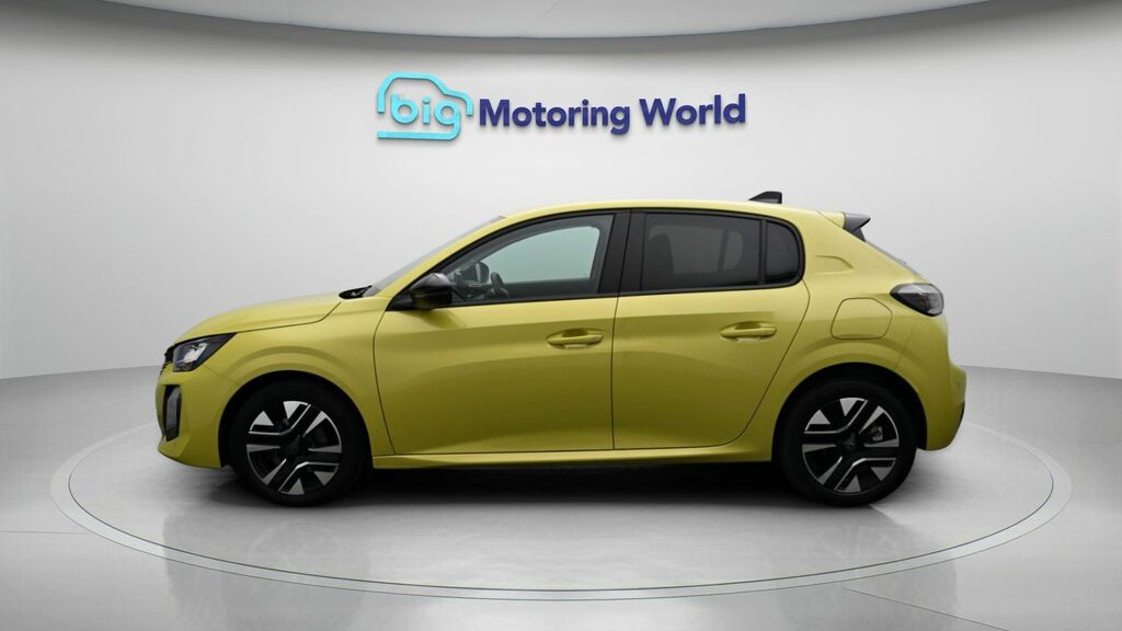 Peugeot 208 Allure Yellow #4