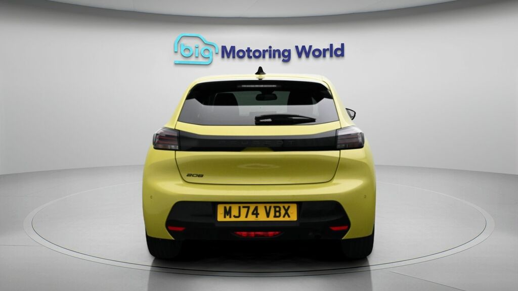 Peugeot 208 Allure Yellow #6