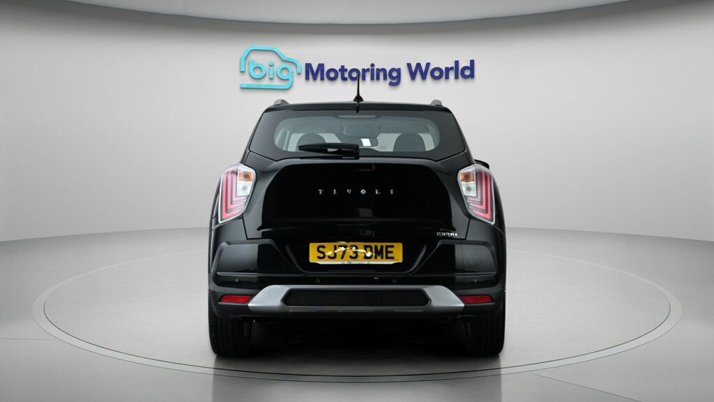 SsangYong Tivoli Ventura Black #6