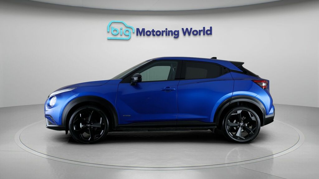 Nissan Juke Tekna Blue #4