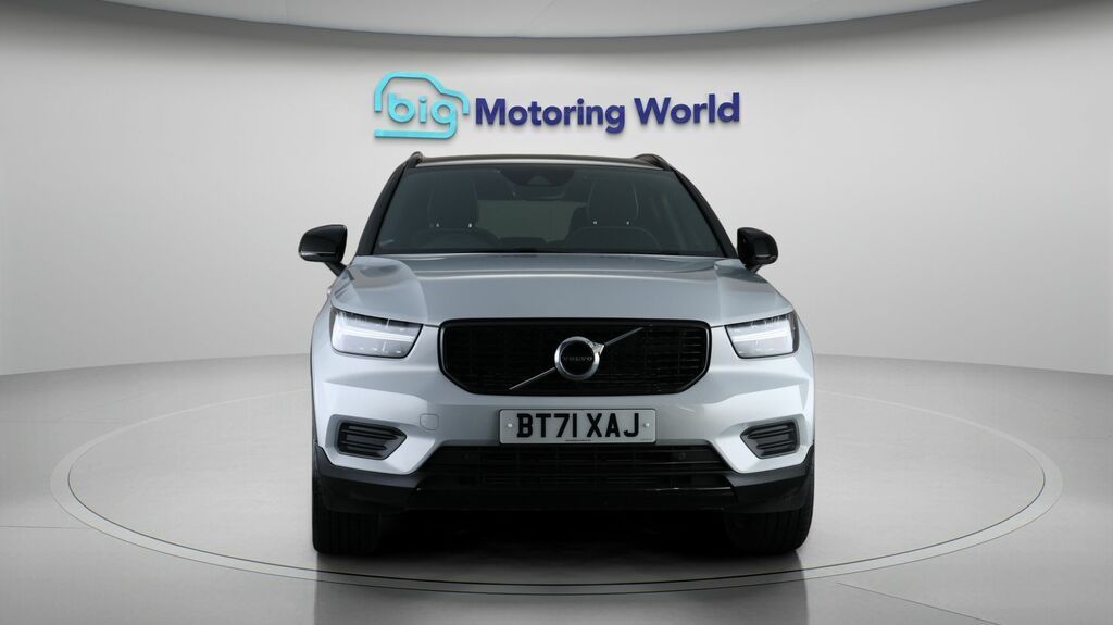 Volvo XC40 R-design BT71XAJ Silver #2