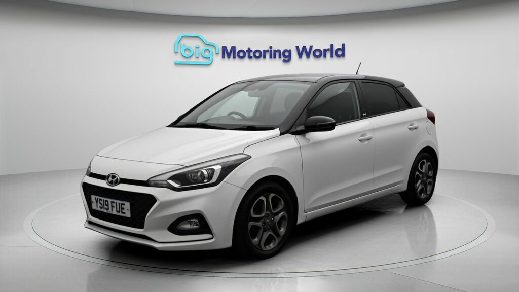 Hyundai I20 Play White #3
