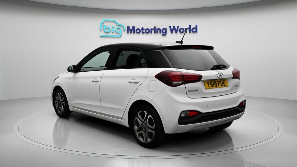 Hyundai I20 Play White #5