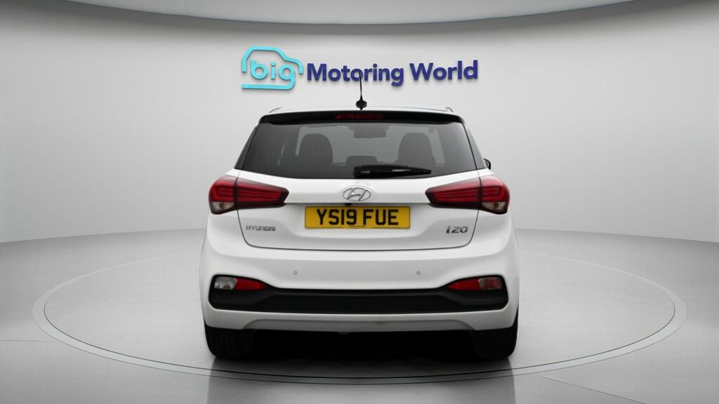 Hyundai I20 Play White #6